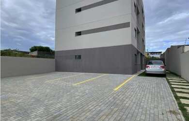 Imagem: O apartamento possui 2 Dormitórios, 1 Banheiro, 2 Vagas na