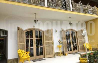 Imagem: A casa em condomínio possui 4 Dormitórios, 5 Banheiros, 3