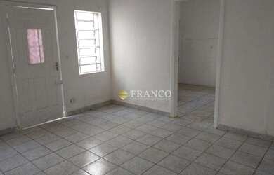 Imagem: O depósito possui 5 Vagas na garagem, 1.154m² de Área e