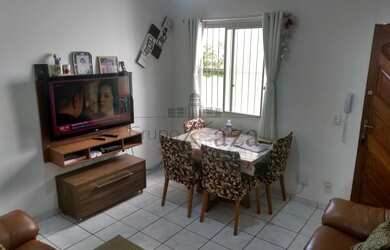 Imagem: O apartamento possui 2 Dormitórios, 1 Banheiro, 1 Vaga na garagem