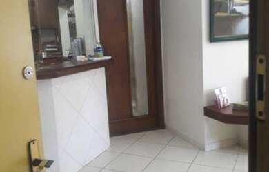 Imagem: O depósito possui 2 Vagas na garagem, 315m² de Área e está