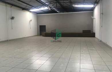 Imagem: O depósito possui 328m² de Área e está localizado em Céu