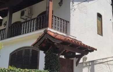 Imagem: A casa em condomínio possui 3 Dormitórios, 3 Banheiros, 2