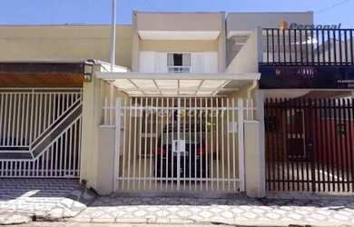 Imagem: A casa possui 3 Dormitórios, 3 Banheiros, 1 Vaga na garagem