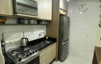 Imagem: O apartamento possui 2 Dormitórios, 1 Banheiro, 1 Vaga na garagem