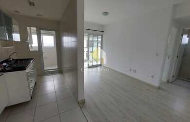 Imagem: O apartamento possui 1 Dormitório, 1 Banheiro, 1 Vaga na garagem