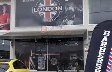 Imagem: O depósito possui 2 Vagas na garagem, 85m² de Área e está