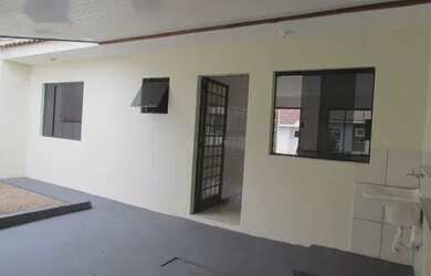 Imagem: A casa possui 2 Dormitórios, 1 Banheiro e 90m² de Área e