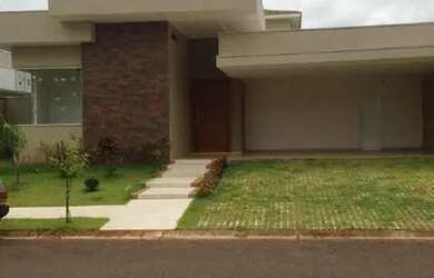 Imagem: A casa em condomínio possui 3 Dormitórios, 4 Banheiros, 4