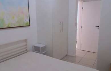 Imagem: O apartamento possui 1 Dormitório, 1 Banheiro, 1 Vaga na garagem