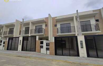 Imagem: A casa em condomínio possui 3 Dormitórios, 3 Banheiros, 2