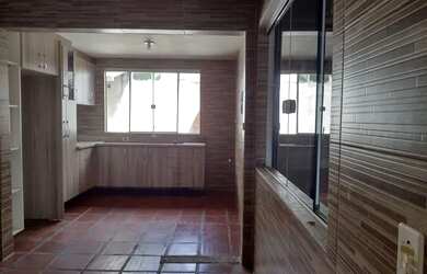 Imagem 2: Casa, com piscina, edícula, fogão a lenha , forno e churrasqueira