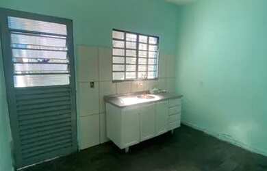 Imagem: A casa possui 1 Dormitório, 1 Banheiro e está localizado