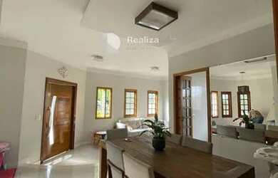 Imagem: A casa possui 3 Dormitórios, 4 Banheiros, 3 Vagas na garagem