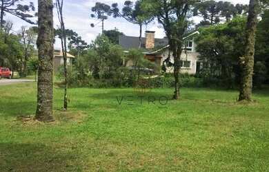 Imagem: O terreno possui 740m² de Área e está localizado em Canela