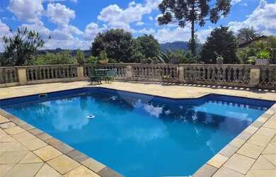 Imagem 1: Linda Casa a Venda na Serra da Cantareira no Condomínio Alpes da Cantareira