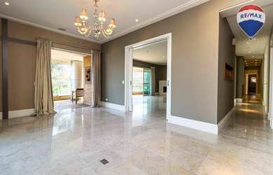 Imagem: O apartamento possui 4 Dormitórios, 4 Banheiros, 5 Vagas na