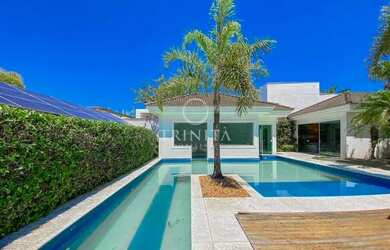 Imagem: A casa em condomínio para alugar possui 5 Dormitórios, 5 Banheiros