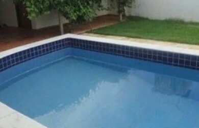 Imagem: A casa possui 5 Dormitórios, 1 Banheiro, 250m² de Área e