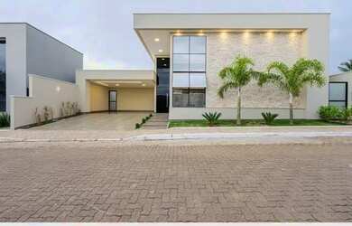 Imagem: A casa em condomínio possui 5 Dormitórios, 5 Banheiros, 5