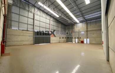 Imagem: O depósito possui 5 Vagas na garagem, 705m² de Área e Imóvel