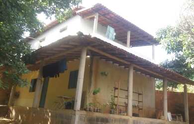 Imagem: A casa possui 5 Dormitórios, 3 Banheiros, 380m² de Área e