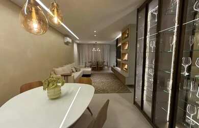 Imagem: O apartamento possui 2 Dormitórios, 2 Banheiros, 2 Vagas na