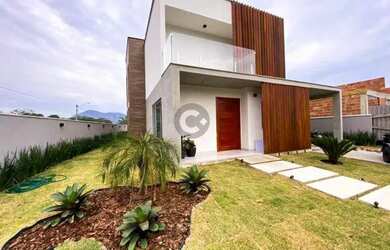 Imagem: A casa em condomínio possui 4 Dormitórios, 3 Banheiros, 4