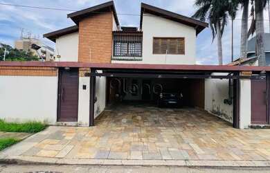 Imagem: A casa possui 3 Dormitórios, 4 Banheiros, 4 Vagas na garagem