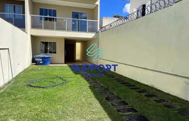 Imagem: A casa possui 3 Dormitórios, 2 Banheiros, 2 Vagas na garagem