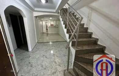 Imagem: A casa possui 4 Dormitórios, 4 Banheiros, 1 Vaga na garagem