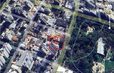 Imagem: O depósito possui 4 Vagas na garagem, 528m² de Área e está