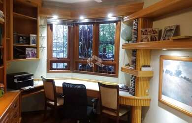 Imagem 11: Casa com 04 dormitórios à venda no bairro Nossa Senhora de Lourdes em Santa Maria