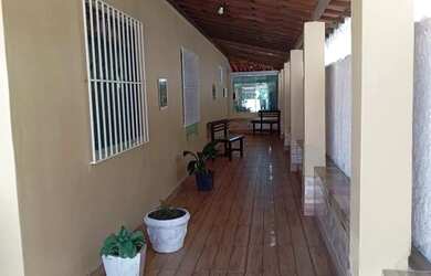 Imagem: A casa possui 2 Dormitórios, 1 Banheiro, 1 Vaga na garagem