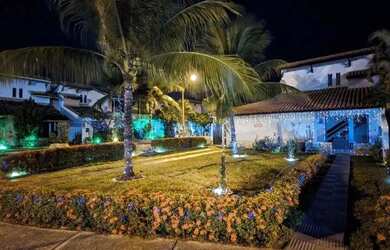 Imagem: A casa possui 5 Dormitórios, 5 Banheiros, 3 Vagas na garagem