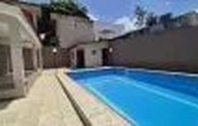 Imagem: A casa em condomínio possui 4 Dormitórios, 5 Banheiros, 2