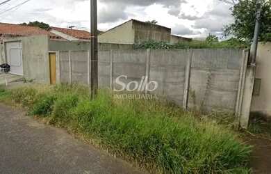 Imagem: O terreno possui 300m² de Área e está localizado em Segismundo