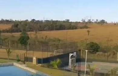 Imagem: O terreno possui 260m² de Área e está localizado em Retiro