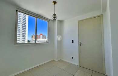 Imagem 11: Apartamento à venda, 4 dormitórios e 2 vagas, localizado na Avenida...