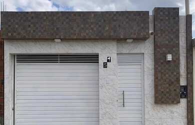 Imagem: A casa possui 2 Dormitórios, 2 Banheiros, 1 Vaga na garagem