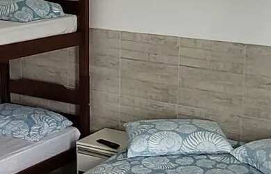 Imagem: O apartamento possui 3 Dormitórios, Acomodam 5 pessoas, 3 Vagas