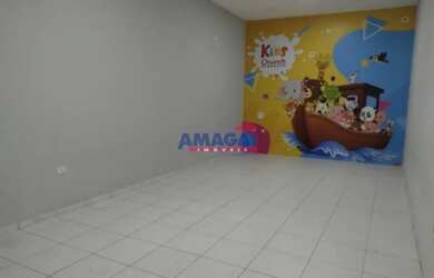 Imagem: O depósito possui 4 Vagas na garagem, 40m² de Área e está