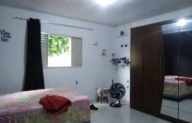 Imagem: A casa possui 2 Dormitórios, 1 Banheiro, 100m² de Área e