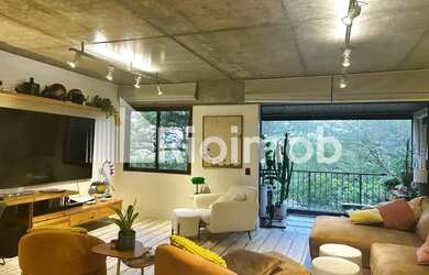 Imagem: O apartamento possui 4 Dormitórios, 2 Banheiros, 2 Vagas na