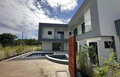 Imagem: A casa em condomínio possui 3 Dormitórios, 4 Banheiros, 4