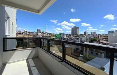 Imagem: O apartamento possui 3 Dormitórios, 1 Banheiro, 2 Vagas na