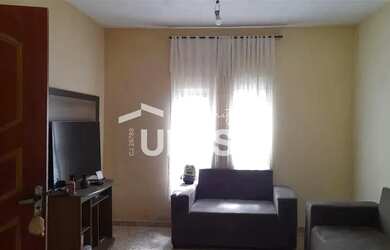 Imagem: A casa possui 2 Dormitórios, 2 Banheiros, 2 Vagas na garagem