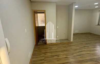 Imagem: O depósito possui 1 Vaga na garagem e 37m² de Área e está