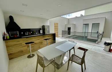 Imagem 13: Casa de condomínio para venda possui 420m² de área construída com...