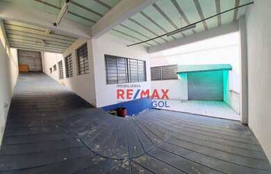 Imagem: O depósito possui 5 Vagas na garagem, 1.589m² de Área e